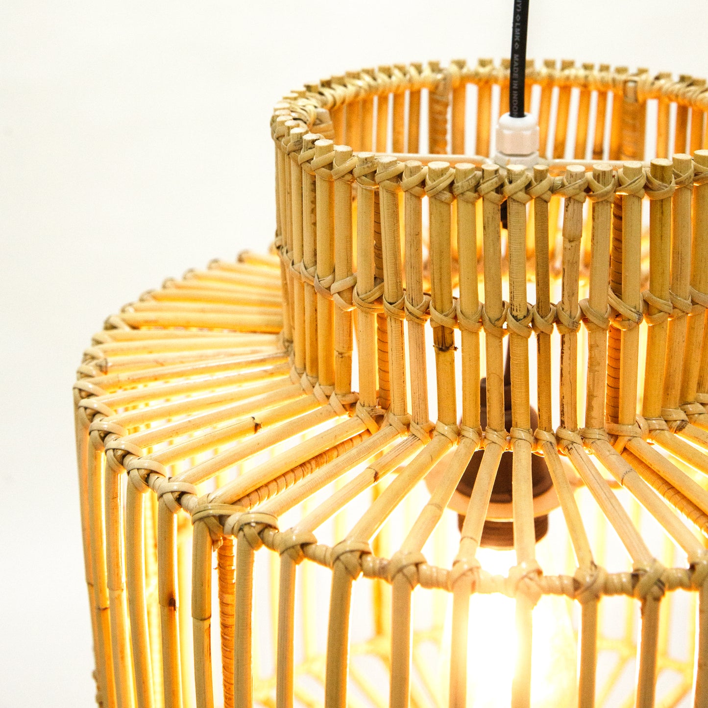 Motu-Byron Bay-Leilani-Hanging-Lamp-Rattan