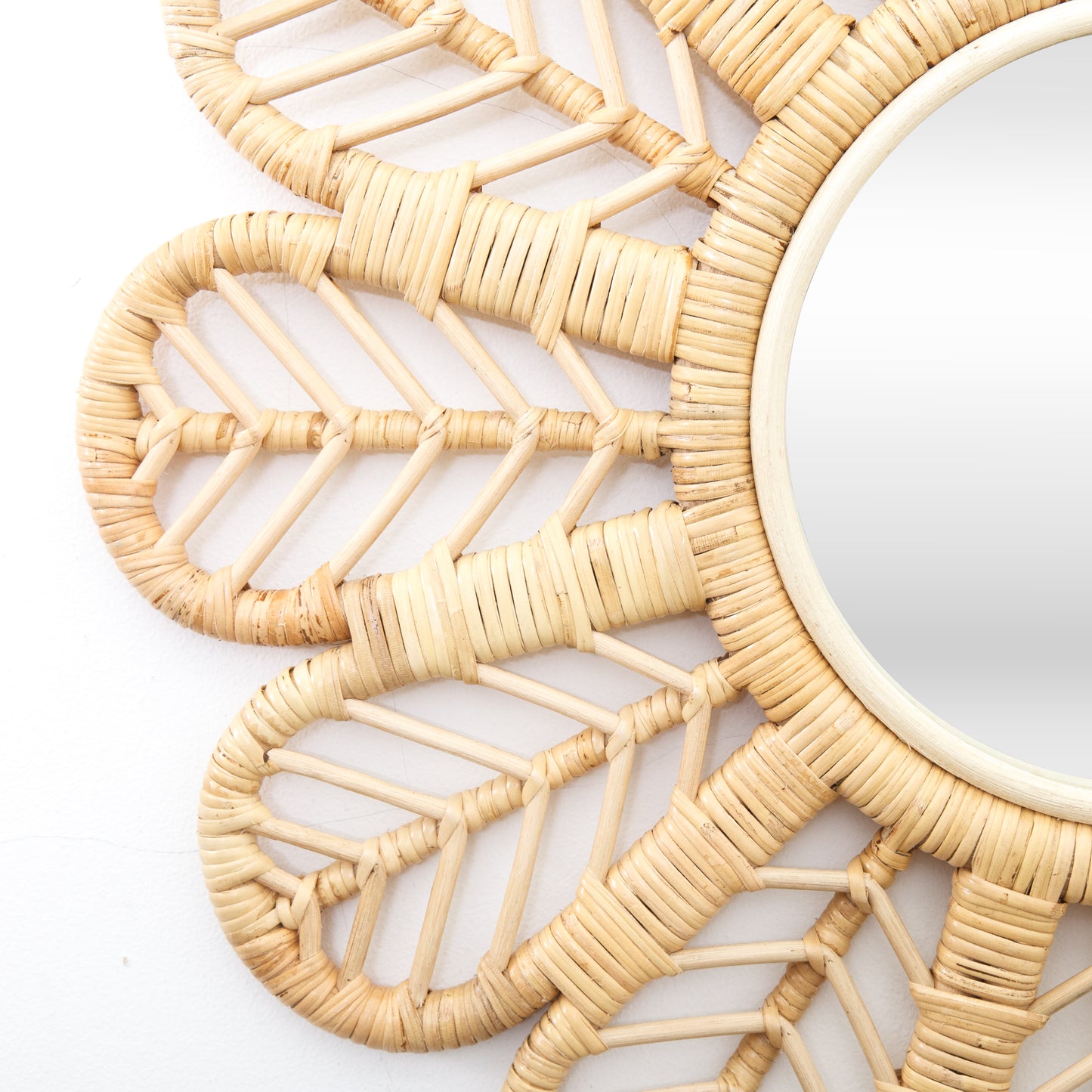 Motu_Raiana_flower_rattan_natural_mirror_Byron_Bay
