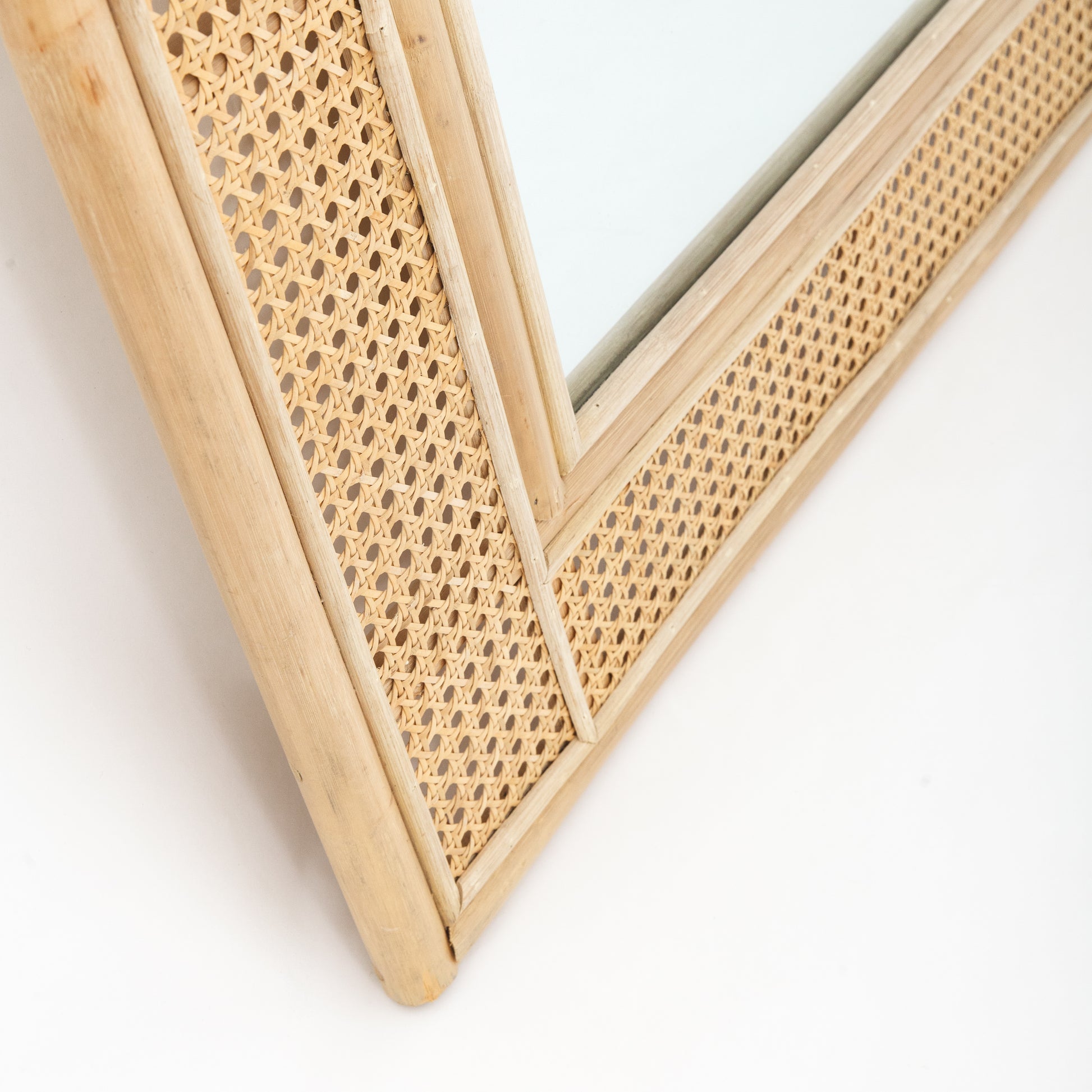 Motu Byron Bay Lola Standing mirror rattan 